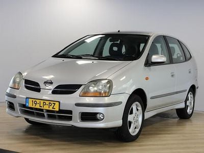 Nissan Almera Tino