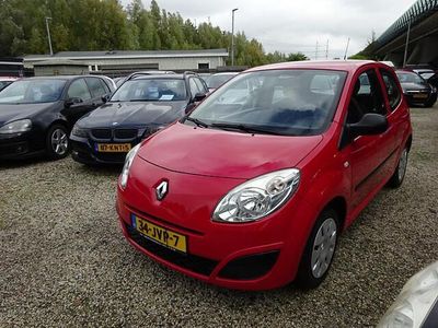 Rood Occasion 2009 Renault Twingo Authentique Hatchback | € 1.995 (Eerlijke prijs)