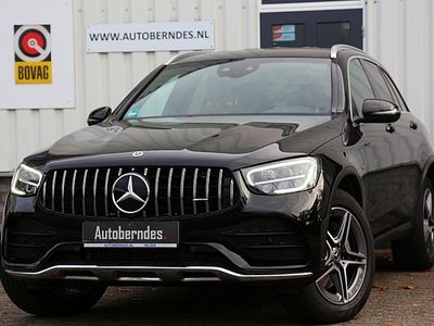Zwart Gebruikt 2021 Mercedes GLC300e AMG SUV | € 43.900 (Eerlijke prijs)
