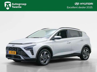 Shimmering silver (grijs metallic) Gebruikt 2021 Hyundai Bayon Premium SUV | € 17.950 (Eerlijke prijs)