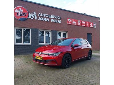 Occasion VW Golf VIII R-line 150 PK (110 kW) 2022 Rood Hatchback