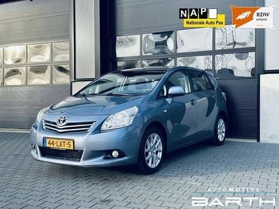 Blauw (metallic) Gebruikt 2010 Toyota Verso MPV | € 6.885 (Eerlijke prijs)