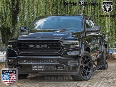 tweedehands Dodge Ram PICKUP 1500 BLACK ON BLACK | 2024 | LPG | RAMBOX | MWK | VIRTUAL | HUD ADG | SER LUCHTVERING | MEEST VOLLE UITVOERING | LIMITED NIGHT | 5.7 V8 HEMI 402PK | CREW CAB | DUBBELE CABINE | DC | 5 PERSOONS | GRIJSKENTEKEN BEDRIJFS AUTO | VOORRAAD NUMM