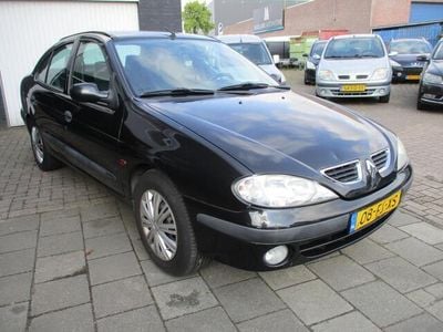 Zwart Gebruikt 2000 Renault Mégane Sedan | € 1.250