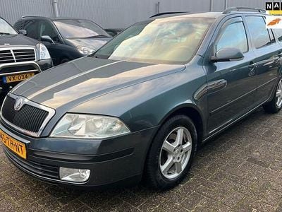Grijs Occasion 2006 Skoda Octavia Elegance Stationwagen | € 1.950 (Iets duurder)