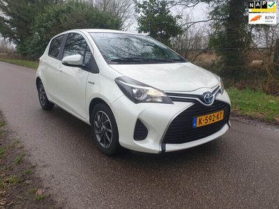 tweedehands Toyota Yaris 1.5 Hybrid / CAMERA / AUTOMAAT / PARELMOER METALLIC