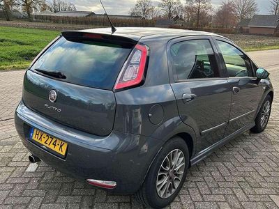 Gebruikt 2015 Fiat Punto Lounge MPV | € 2.850 (Eerlijke prijs)