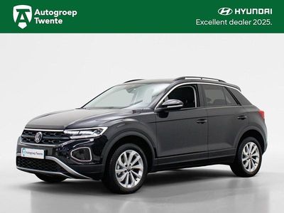 Zwart Gebruikt 2024 VW T-Roc Life SUV | € 31.950 (Goede deal)