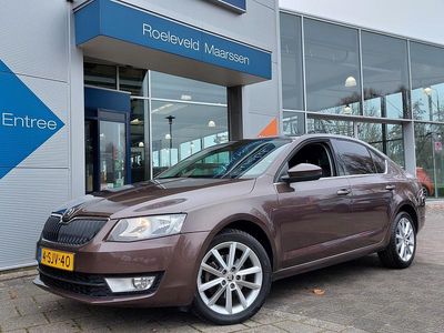 Bruin Gebruikt 2013 Skoda Octavia Hatchback | € 9.945