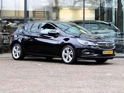 Blauw Occasion 2017 Opel Astra Business Hatchback | € 10.937 (Eerlijke prijs)