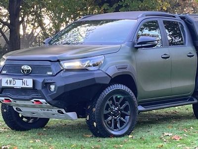 tweedehands Toyota HiLux 2.8 TD AUT 5 PERS VAN CUSTOM HUNTER XXL EDITION ¤ 74.499 EXCL BTW Deze droom auto bouwen wij naar uw specifieke wensen . we maken gebruik van de meest kwalitatieve materialen . elk design is uniek en specifiek ingericht . voor meer info info