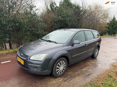 Grijs Occasion 2006 Ford Focus Ghia Stationwagen | € 1.450 (Eerlijke prijs)