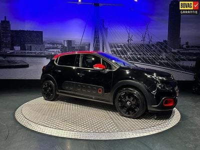 Zwart (metallic) Gebruikt 2017 Citroën C3 PureTech Hatchback | € 9.695 (Eerlijke prijs)