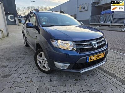 Blauw Occasion 2016 Dacia Sandero Lauréate Hatchback | € 7.650 (Eerlijke prijs)