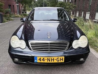Mercedes C180