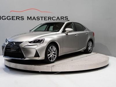 Grijs Gebruikt 2021 Lexus IS300h Sedan | € 28.450 (Eerlijke prijs)