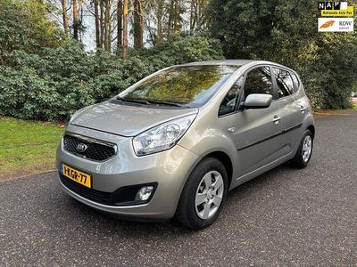 Grijs (metallic) Occasion 2013 Kia Venga Plus Hatchback | € 10.900 (Eerlijke prijs)
