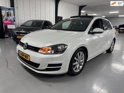 Wit (metallic) Gebruikt 2013 VW Golf VII Highline Hatchback | € 11.495 (Eerlijke prijs)