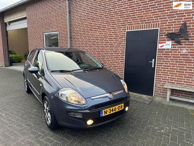 Blauw (metallic) Gebruikt 2010 Fiat Punto Evo Dynamic Hatchback | € 3.999 (Iets duurder)