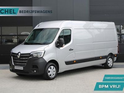 Zilver Occasion 2024 Renault Master Van | € 32.950 (Goede deal)