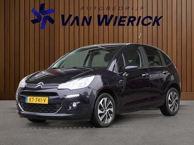 Blauw (metallic) Occasion 2016 Citroën C3 Exclusive Hatchback | € 5.945 (Eerlijke prijs)