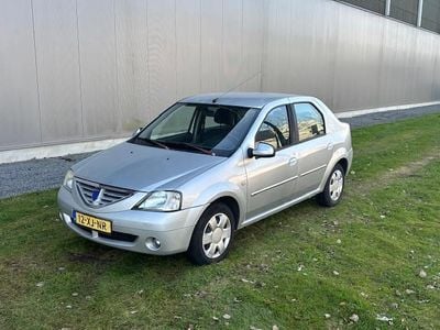 Grijs Occasion 2007 Dacia Logan Prestige Sedan | € 2.390 (Eerlijke prijs)