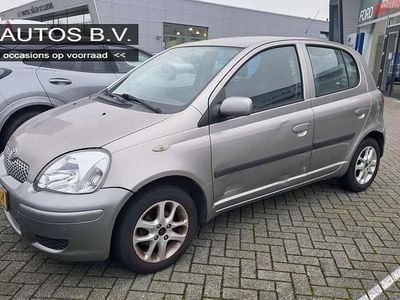 Grijs Gebruikt 2004 Toyota Yaris Sol Hatchback | € 1.999 (Goede deal)