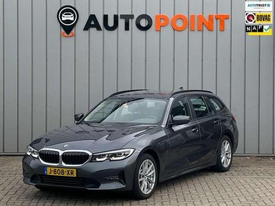 Grijs Gebruikt 2020 BMW 330e Stationwagen | € 21.491 (Eerlijke prijs)