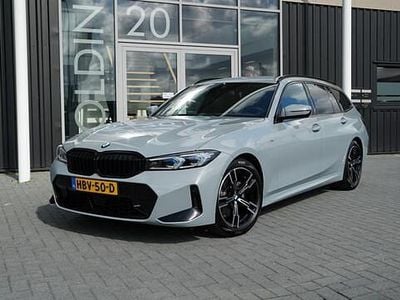 Grijs Gebruikt 2023 BMW 320 M Sport Stationwagen | € 41.850 (Iets duurder)