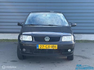 Zwart Gebruikt 2001 VW Polo Comfortline Hatchback | € 1.450