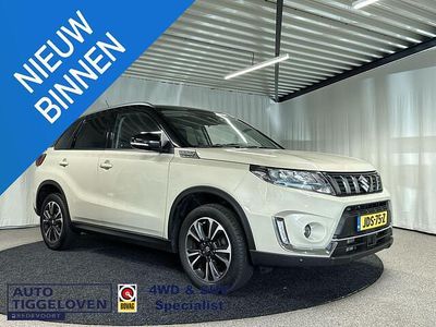 Grijs Gebruikt 2022 Suzuki Vitara Style SUV | € 23.900 (Eerlijke prijs)