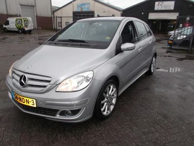 Mercedes B200