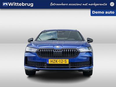 Blauw, metallic lak Gebruikt 2025 Skoda Superb Business Line Stationwagen | € 49.950