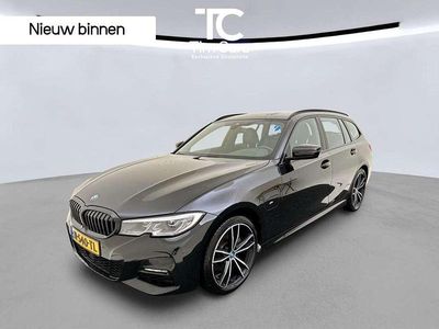 Zwart Occasion 2022 BMW 320e M Sport Stationwagen | € 29.950 (Iets duurder)