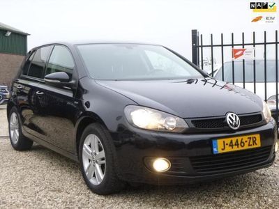 Zwart, metallic lak Gebruikt 2012 VW Golf VII Highline Hatchback | € 7.450 (Eerlijke prijs)