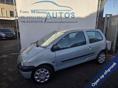Grijs (metallic) Gebruikt 2005 Renault Twingo Hatchback | € 1.249 (Eerlijke prijs)