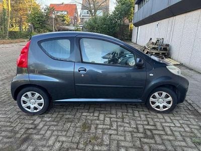 Occasion Peugeot 107 68 PK (50 kW) 2011 Grijs Hatchback