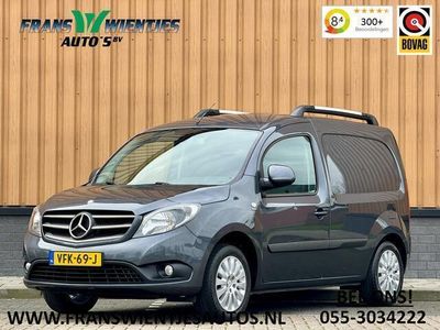 tweedehands Mercedes Citan 109 CDI BlueEFFICIENCY | 1e Eigenaar! | Trekhaak | Camera | Cruise Control | Airconditioning | Parkeersensoren | Bluetooth | 16" Lichtmetaal | Automatische Verlichting |