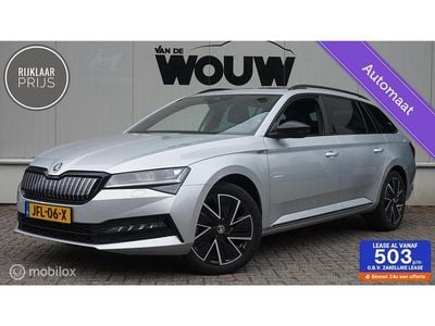 Grijs Occasion 2023 Skoda Superb SportLine Stationwagen | € 35.845