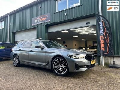 Grijs Occasion 2020 BMW 530e Executive Stationwagen | € 29.550 (Eerlijke prijs)
