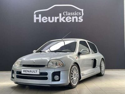 Grijs Gebruikt 2003 Renault Clio II R.S. Hatchback | € 58.945