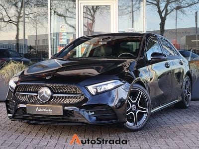 Zwart Occasion 2021 Mercedes A180 AMG line Sedan | € 24.900 (Goede deal)