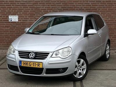 Grijs, metallic lak Occasion 2006 VW Polo Sportline Hatchback | € 2.950 (Eerlijke prijs)