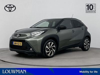 Cardamom green metallic (groen metallic) Occasion 2023 Toyota Aygo X Pulse SUV | € 18.400 (Goede deal)