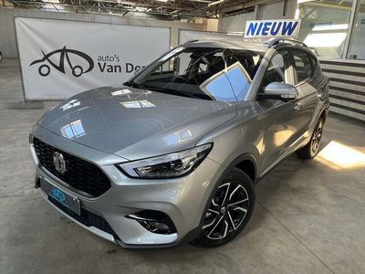 Nieuw MG ZS Luxury 2025 Zilver Sedan