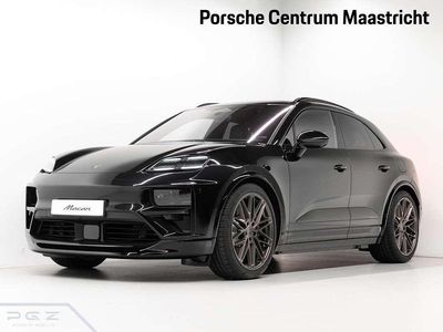Zwart Nieuw 2025 Porsche Macan Turbo SUV | € 157.451 (Iets duurder)