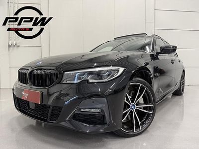 Zwart Gebruikt 2022 BMW 330 Shadowline Stationwagen | € 28.850 (Goede deal)