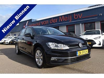 Zwart (metallic) Gebruikt 2019 VW Golf VII Comfortline Hatchback | € 10.850 (Eerlijke prijs)