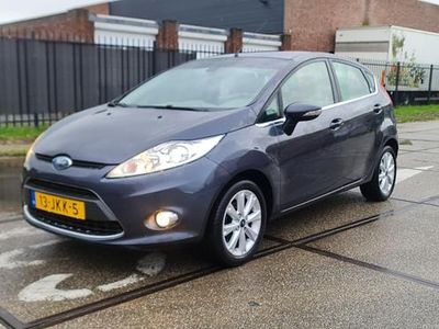 Grijs (metallic) Occasion 2009 Ford Fiesta Ghia Hatchback | € 2.199 (Goede deal)