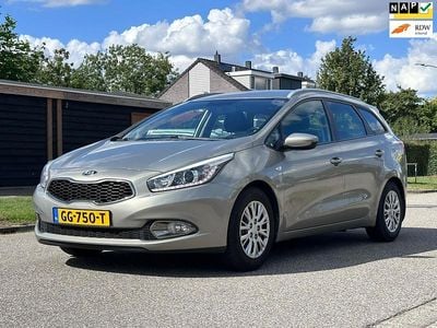 Occasion Kia Ceed Comfort 135 PK (99 kW) 2015 Grijs Hatchback